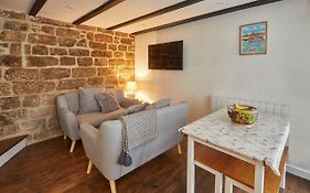 Host & Stay - Dolphin Cottage 1736